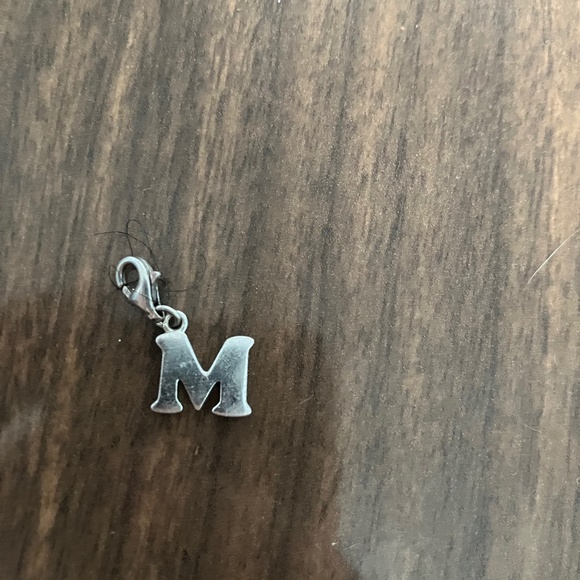 Silver M pendant - Picture 1 of 1